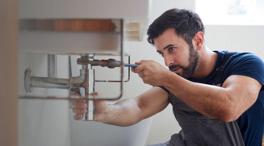 Expert burst pipe repair services in Mermentau, LA